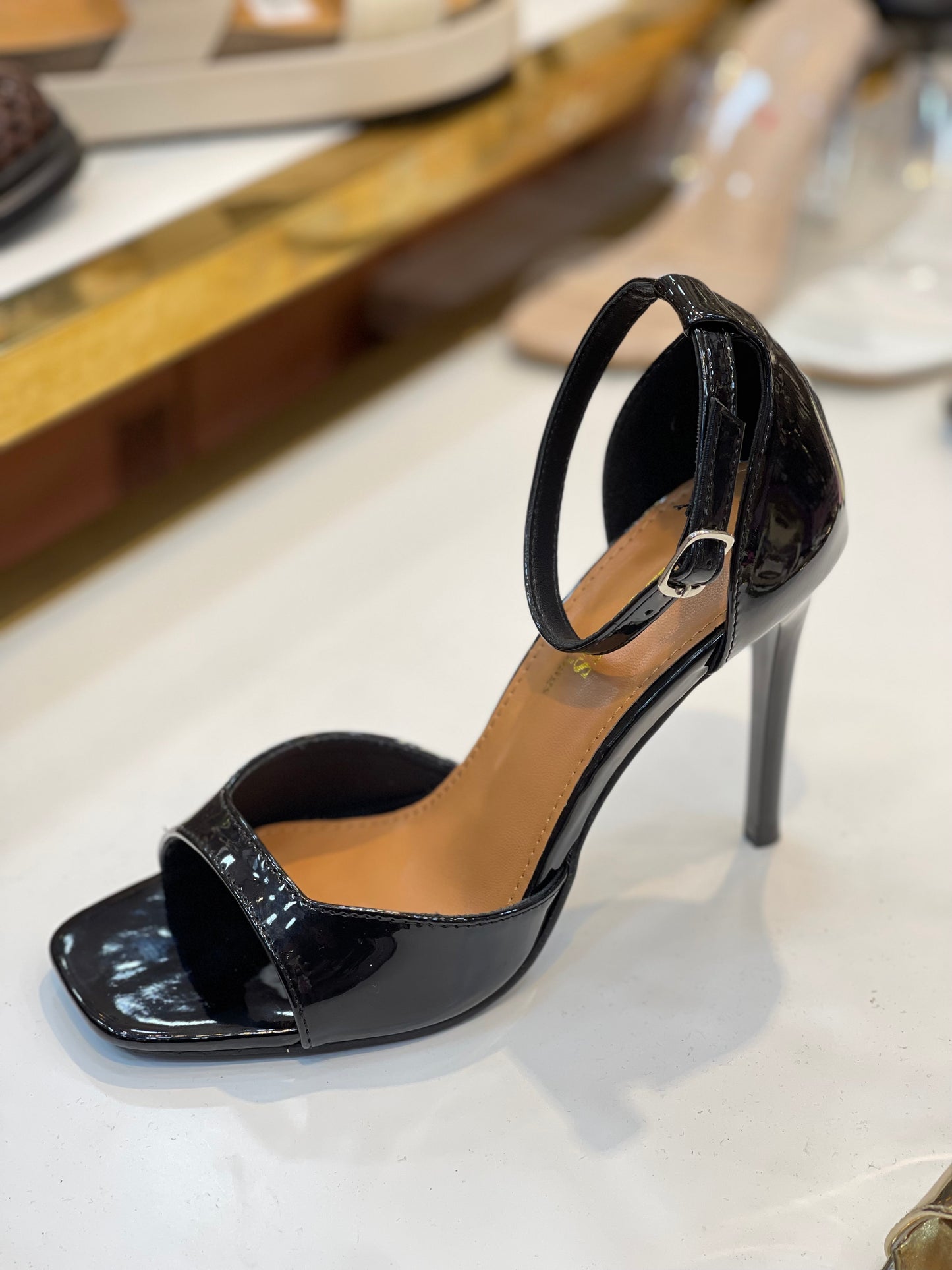 A-301 ABSHOES